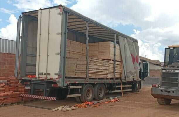 Imagem de compartilhamento para o artigo Megaoperação apreende carga de maconha escondida em caminhão de madeira na BR-060, em Paraíso das Águas da MS Todo dia